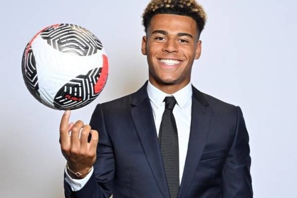 巴黎新星杜埃右大腿严重撕裂伤缺数周，欧冠战拜仁成泡影